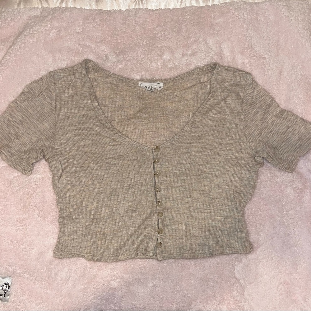 sage button up tee